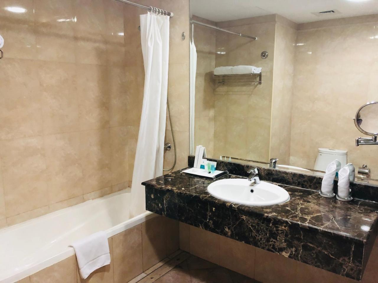 Gokulam Park Doha Hotell Eksteriør bilde